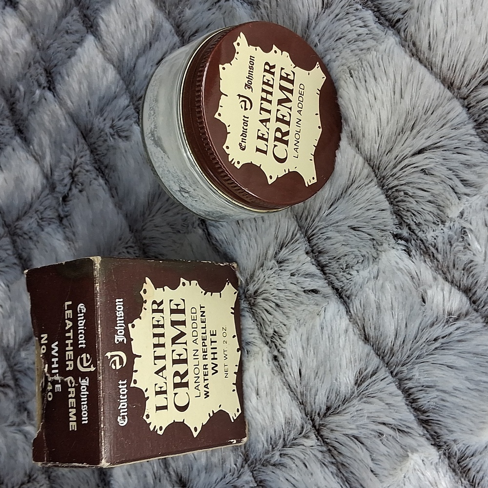 Vintage 1950 Endicott Johnson Leather Creme With Box - Brown and White